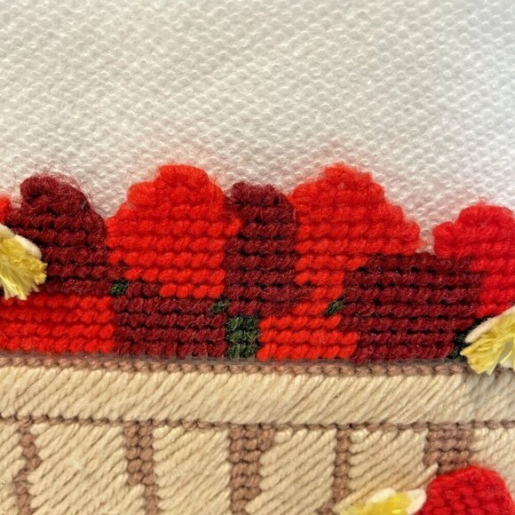 Vintage 60s Needlepoint Napkin Holder Strawberry Basket Cottagecore Handcrafted - Picture 6 of 12